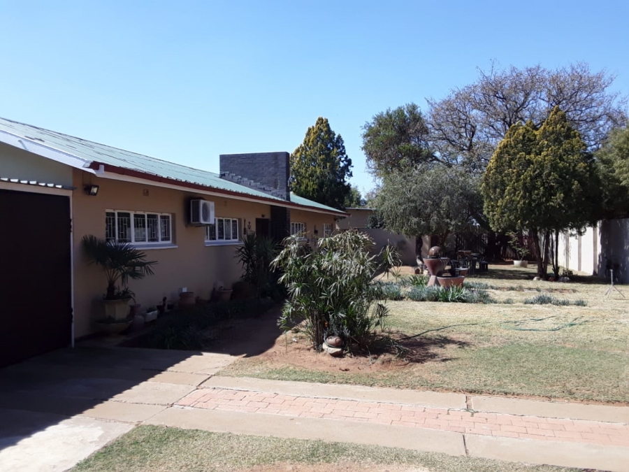 4 Bedroom Property for Sale in Bloemhof North West
